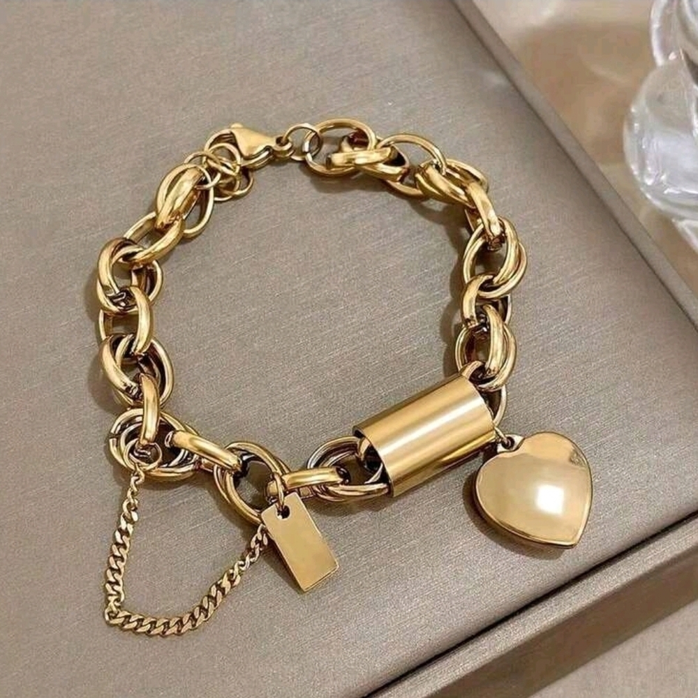 Gold Heart Charm Bracelet